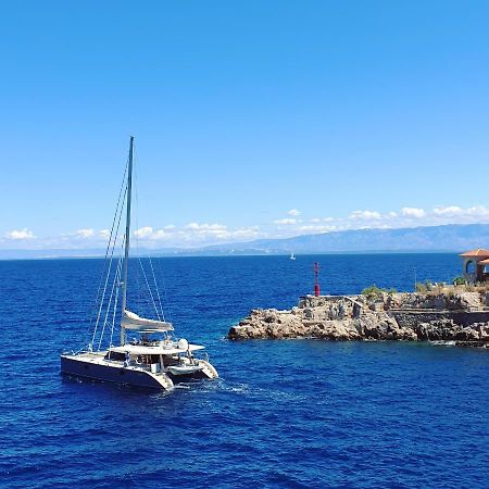 Narcis Central Apartment With Sea & City Views Veli Lošinj Dış mekan fotoğraf