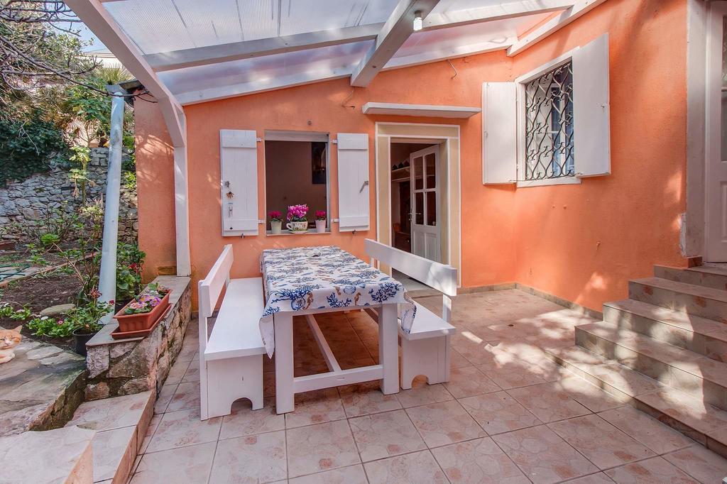 Narcis Central Apartment With Sea & City Views Veli Lošinj Dış mekan fotoğraf