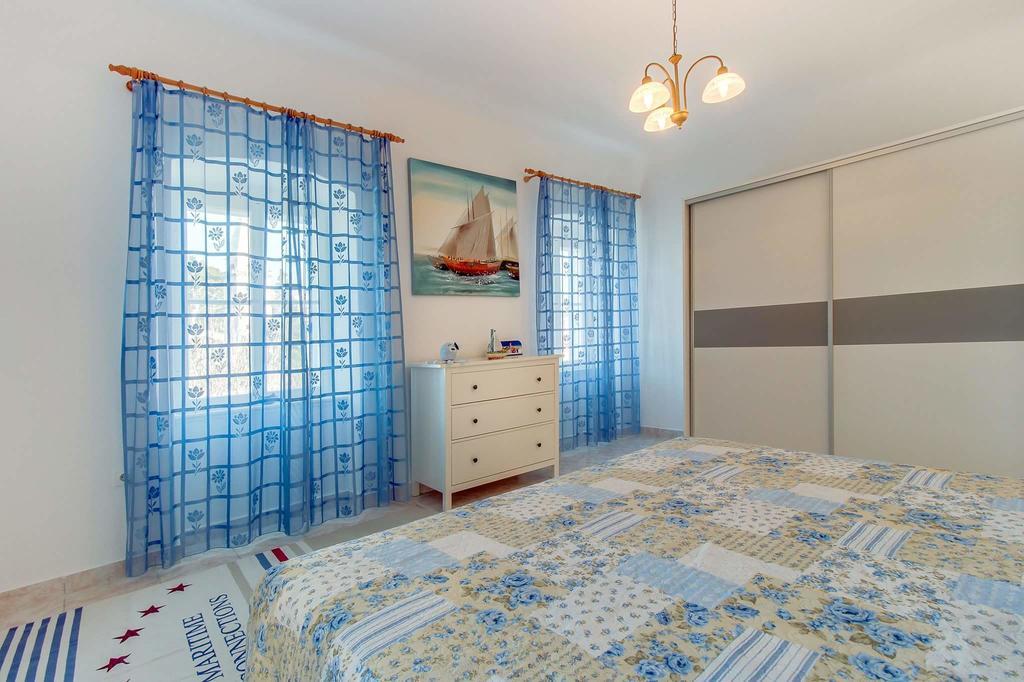 Narcis Central Apartment With Sea & City Views Veli Lošinj Dış mekan fotoğraf