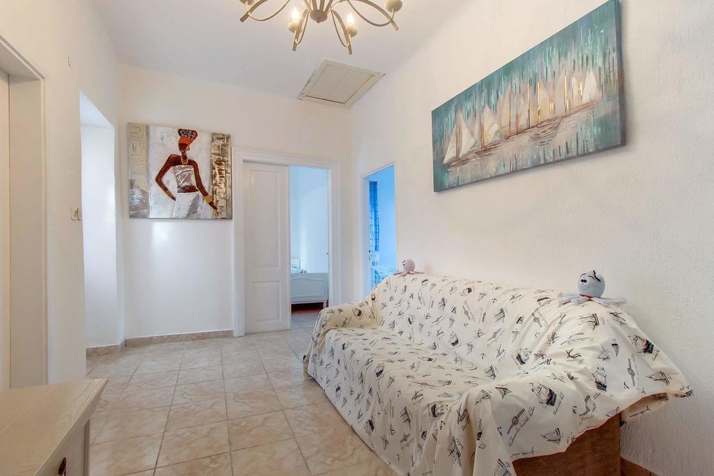 Narcis Central Apartment With Sea & City Views Veli Lošinj Dış mekan fotoğraf