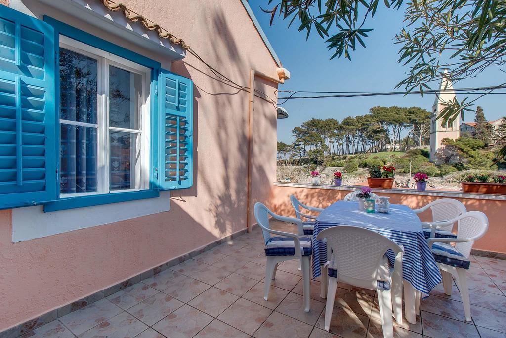 Narcis Central Apartment With Sea & City Views Veli Lošinj Dış mekan fotoğraf