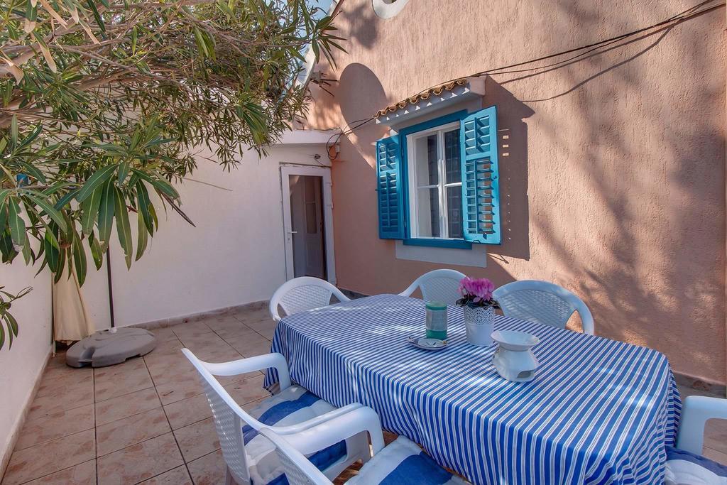 Narcis Central Apartment With Sea & City Views Veli Lošinj Dış mekan fotoğraf